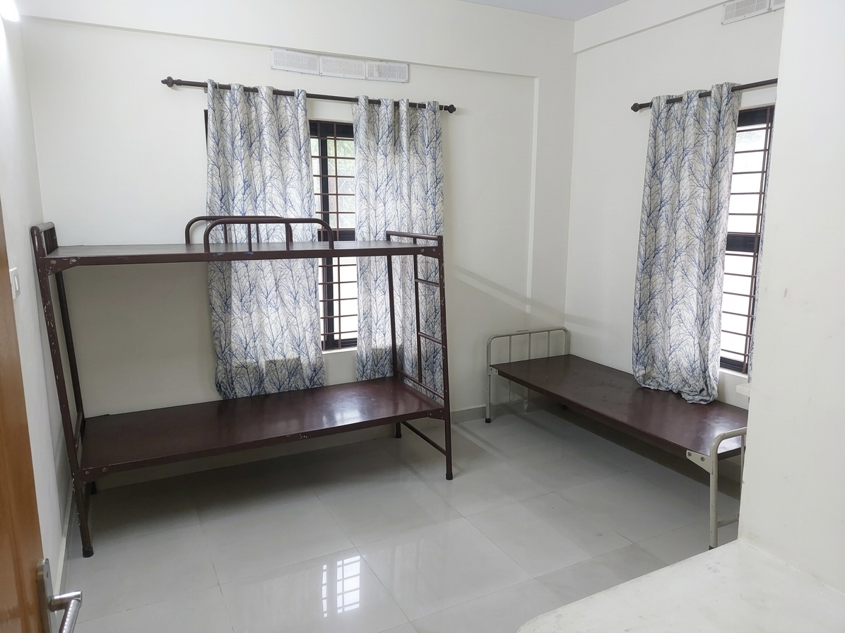 2 sharing room – Palace Boys Hostel Kottayam